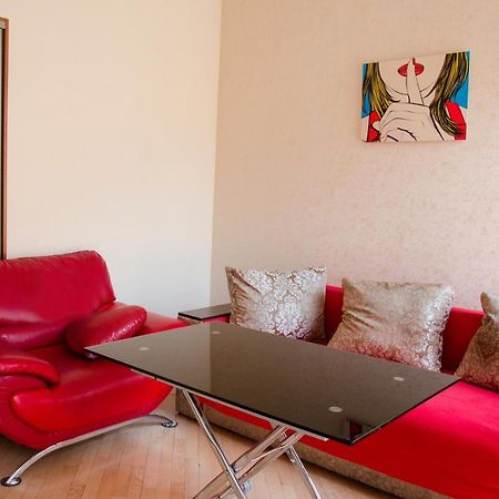 Svobody Avenue Apartment リヴィウ エクステリア 写真