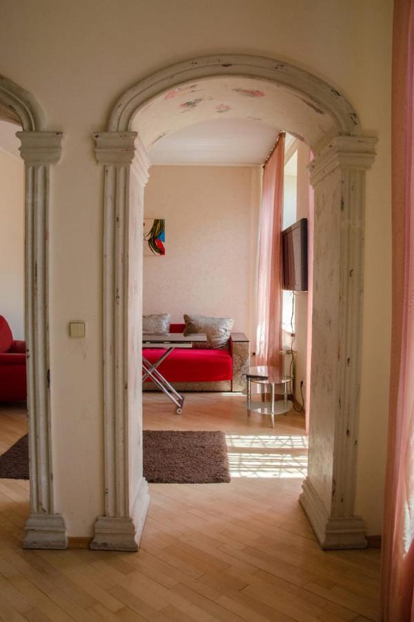 Svobody Avenue Apartment リヴィウ エクステリア 写真